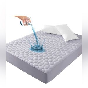 Waterproof Quilted Queen Sized Mattress Pad